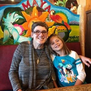 Meet your Posher, Laurie